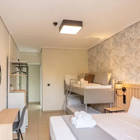 호텔 Aqua Beachfront Elegant 3*