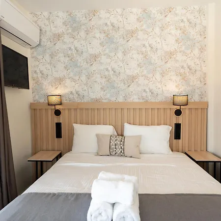 호텔 Aqua Beachfront Elegant Olympiakí Aktí