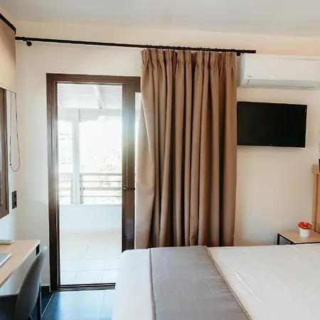 Aqua Beachfront Elegant Hotel