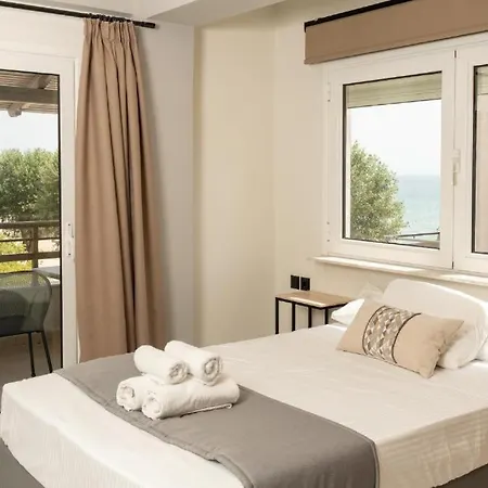 Aqua Beachfront Elegant 3* Olympiakí Aktí