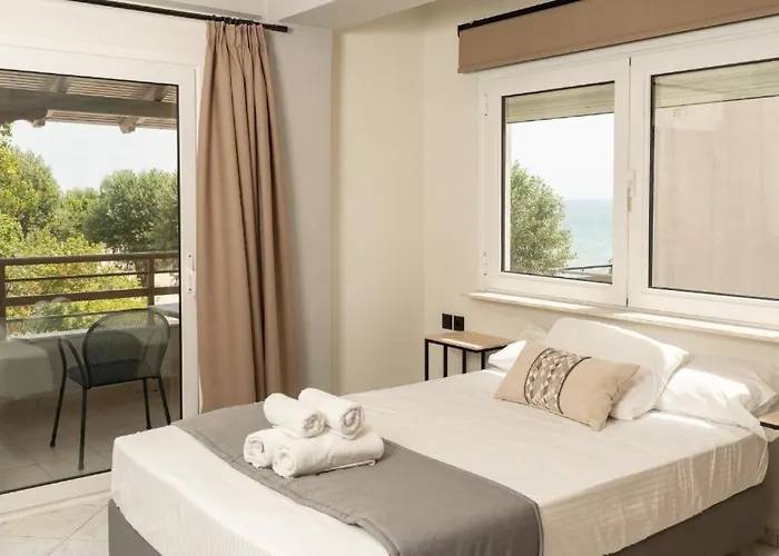 Aqua Beachfront Elegant 3* Olympiakí Aktí
