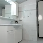 Ξενοδοχείο Aqua Beachfront Elegant