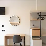 Aqua Beachfront Elegant Ξενοδοχείο 3*