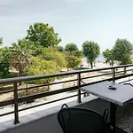 Ξενοδοχείο Aqua Beachfront Elegant Ολυμπιακή Ακτή
