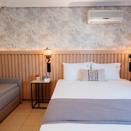 Hotel Aqua Beachfront Elegant 3*