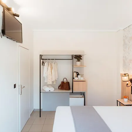 Aqua Beachfront Elegant Hotel Olympiakí Aktí