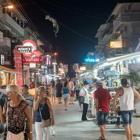 Aqua Beachfront Elegant Olympiakí Aktí