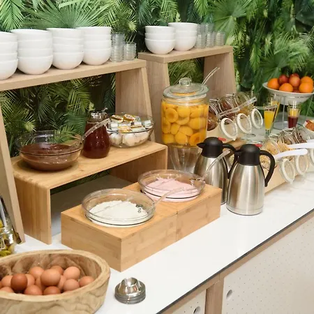 מלון Aqua Beachfront Elegant Olympiakí Aktí