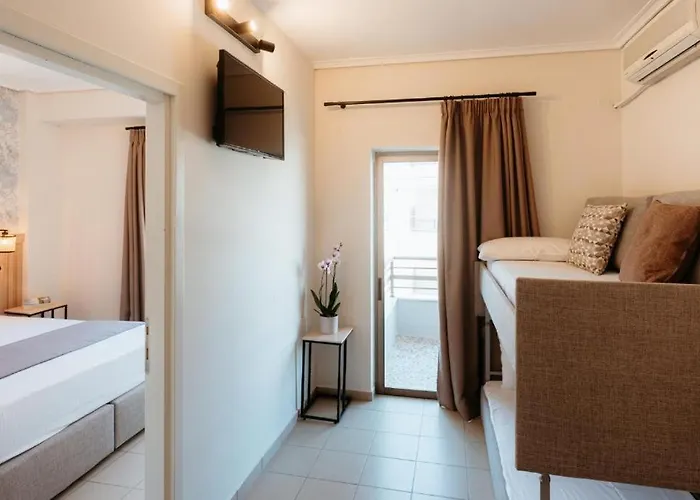 Aqua Beachfront Elegant 3* Olympiakí Aktí