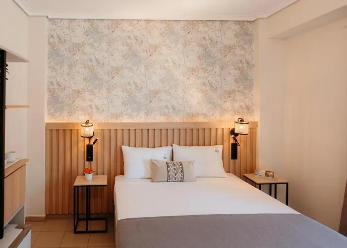 Aqua Beachfront Elegant Hotel Olympiakí Aktí