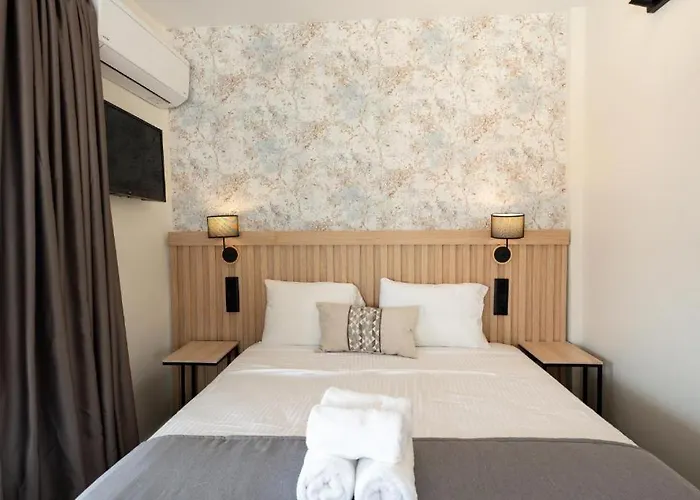 Aqua Beachfront Elegant 3* Olympiakí Aktí